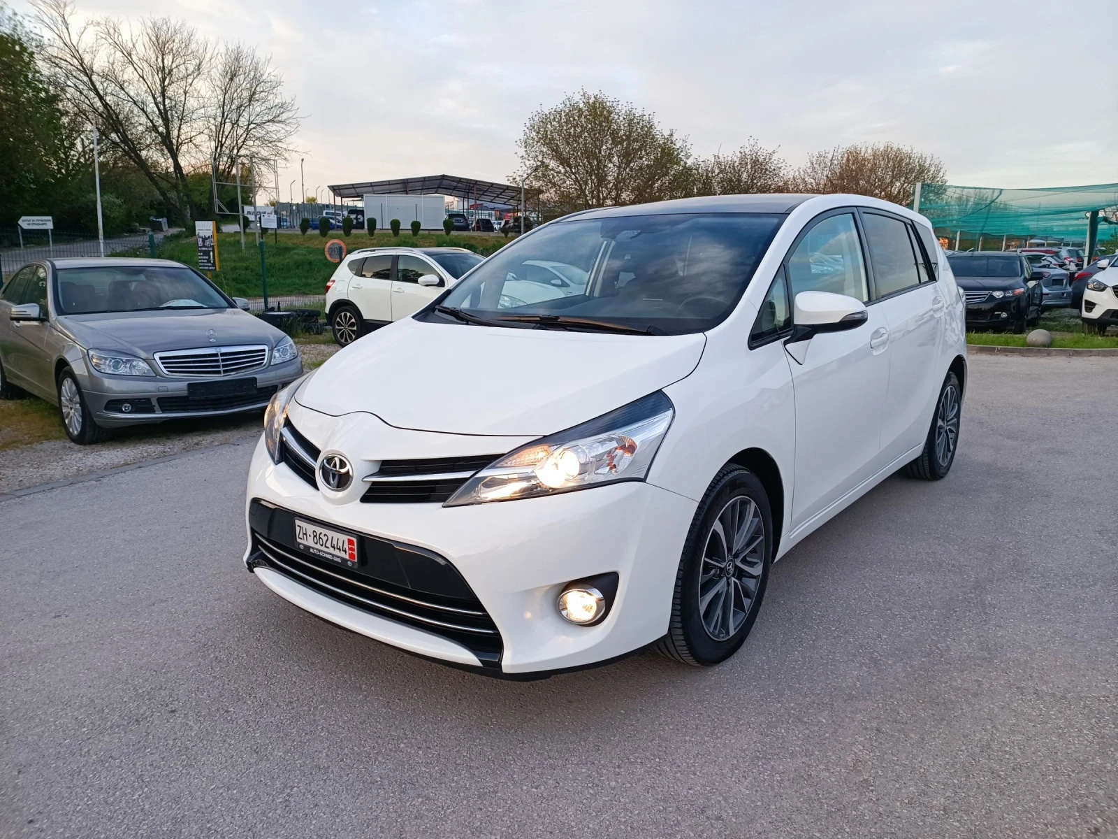 Toyota Verso 1.8i-147kc-���������-�����-6��-7�-NAVI | Mobile.bg � ����������� 8