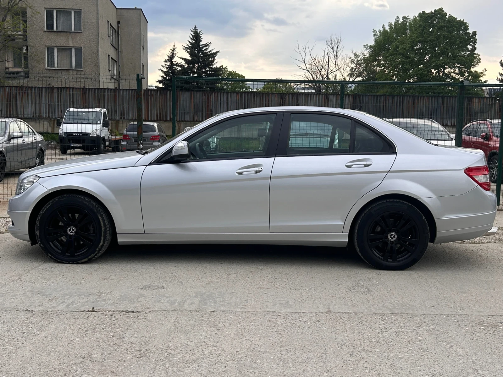 Mercedes-Benz C 200, снимка 2 - Автомобили и джипове - 54360474