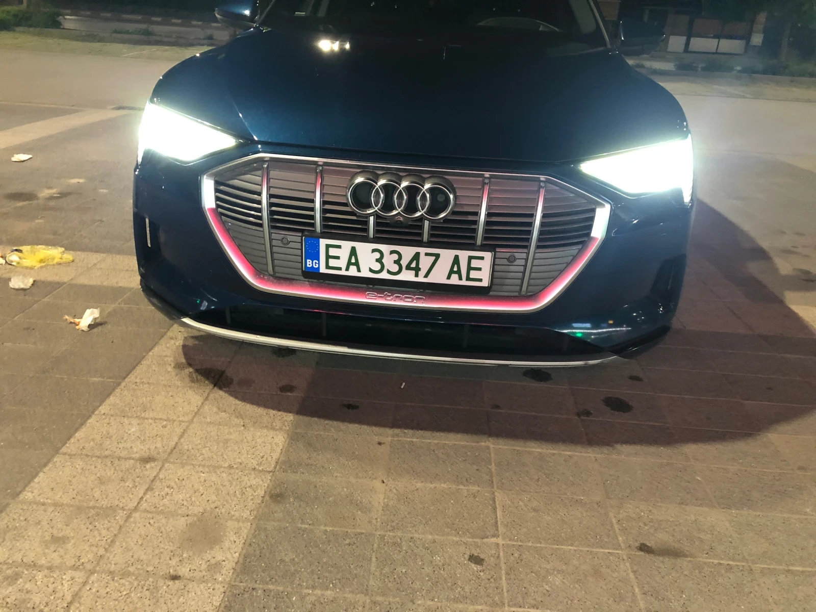 Audi E-Tron, снимка 8 - Автомобили и джипове - 54696429
