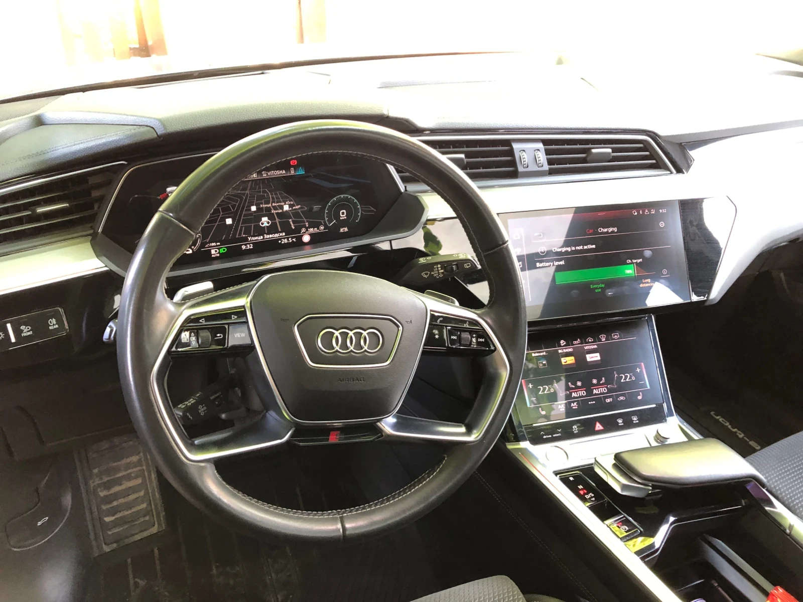 Audi E-Tron, снимка 7 - Автомобили и джипове - 54696429