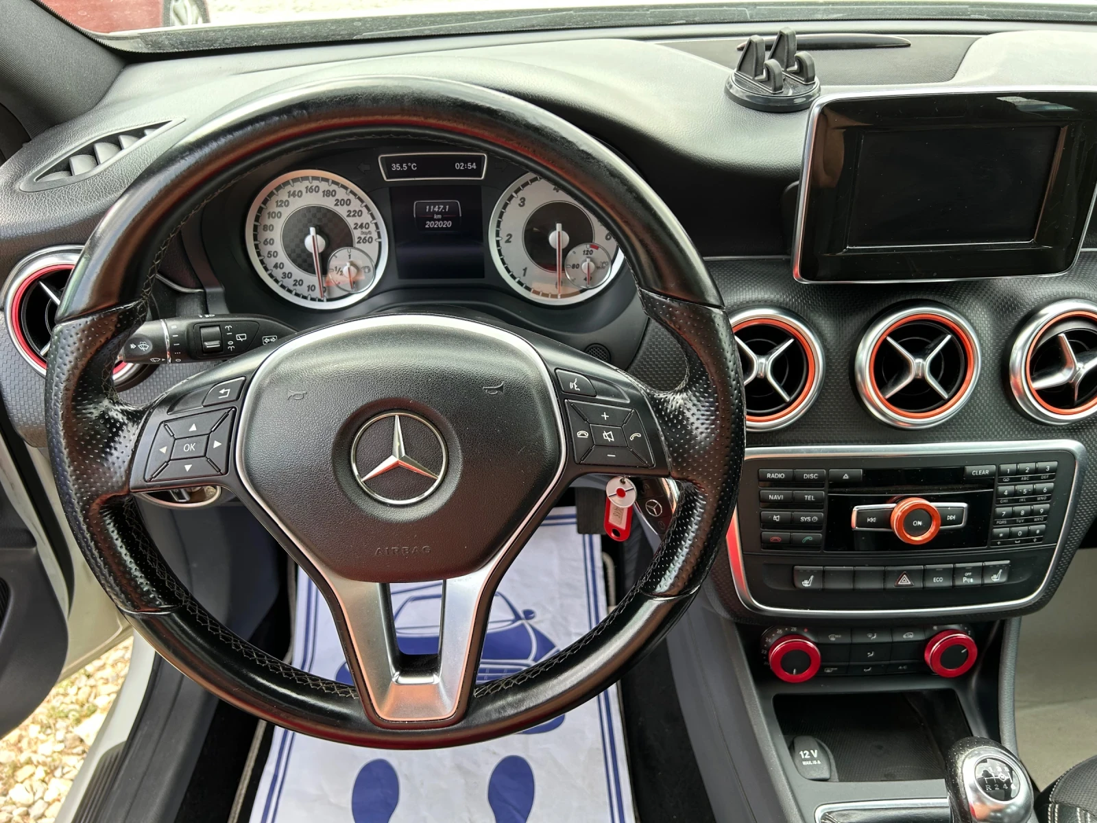 Mercedes-Benz A 200 1.8CDi/LED/136k.c./NAVi/ПАНОРАМА/EURO 5, снимка 10 - Автомобили и джипове - 55210889