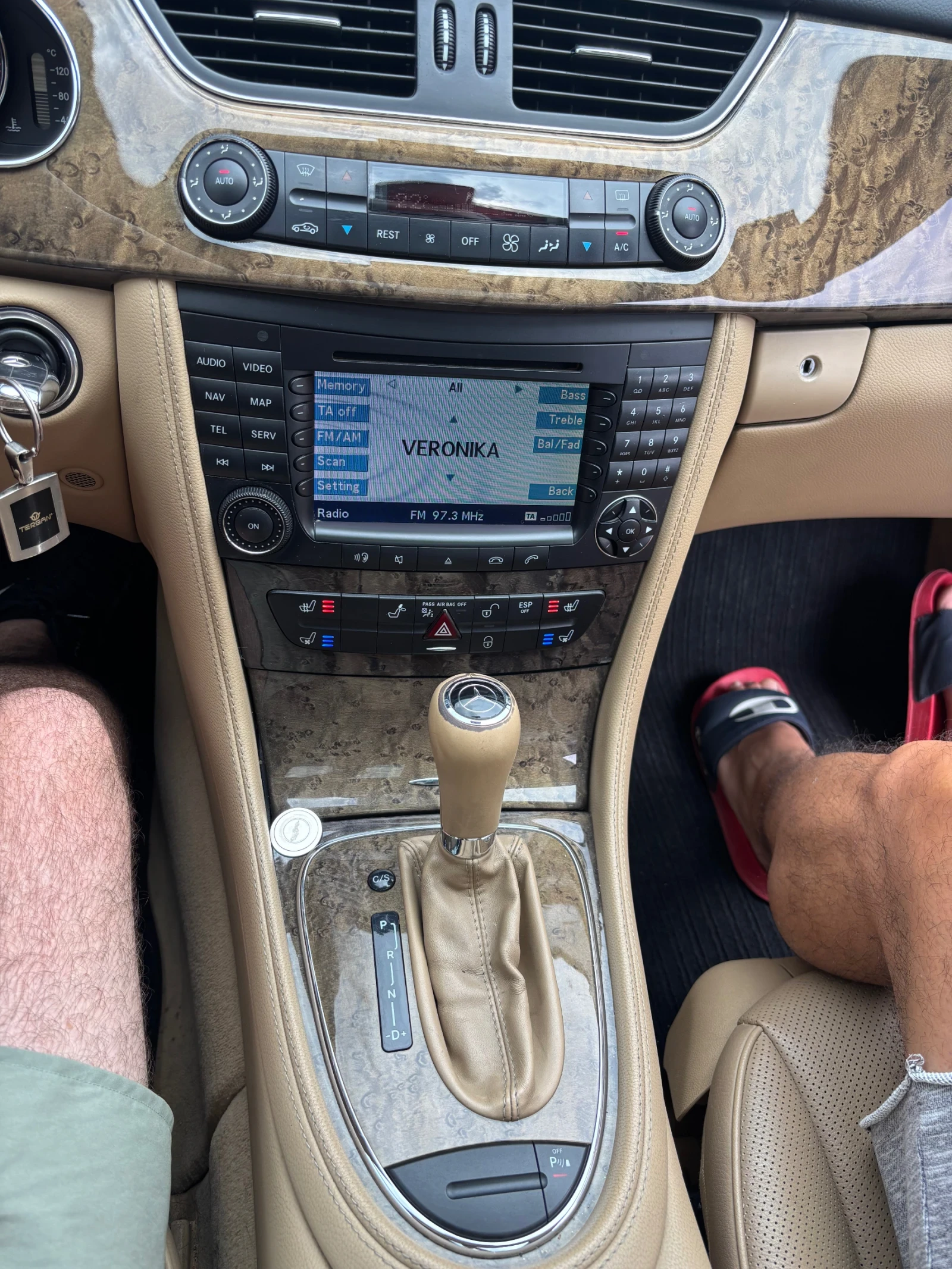 Mercedes-Benz CLS 350 Бензин, снимка 13 - Автомобили и джипове - 55408143