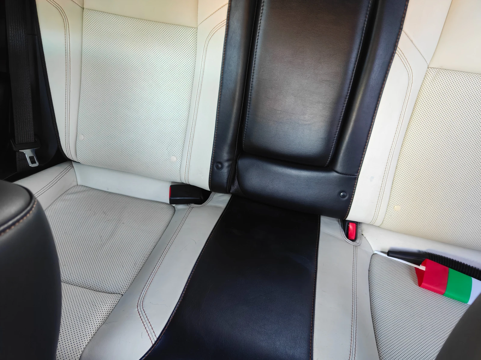 Dodge Challenger 3.6 V6 SXT Plus, снимка 14 - Автомобили и джипове - 55532415