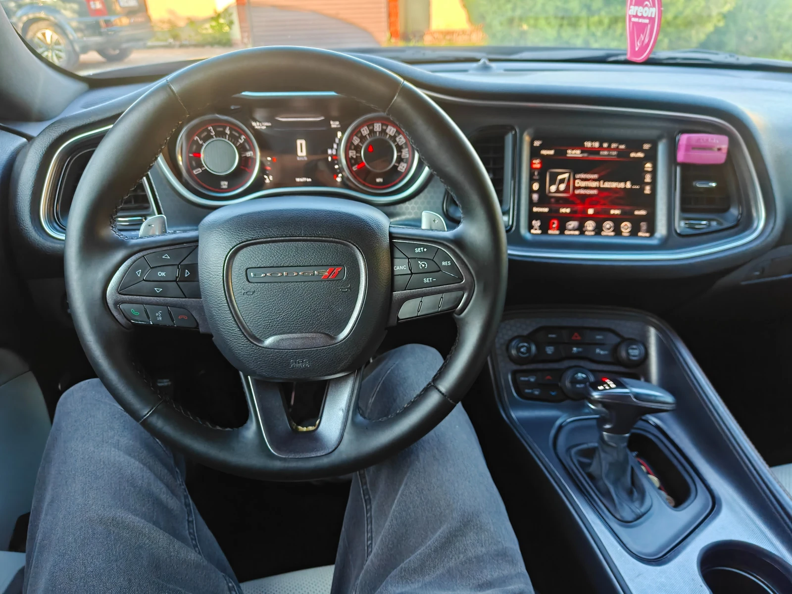Dodge Challenger 3.6 V6 SXT Plus, снимка 15 - Автомобили и джипове - 55532415