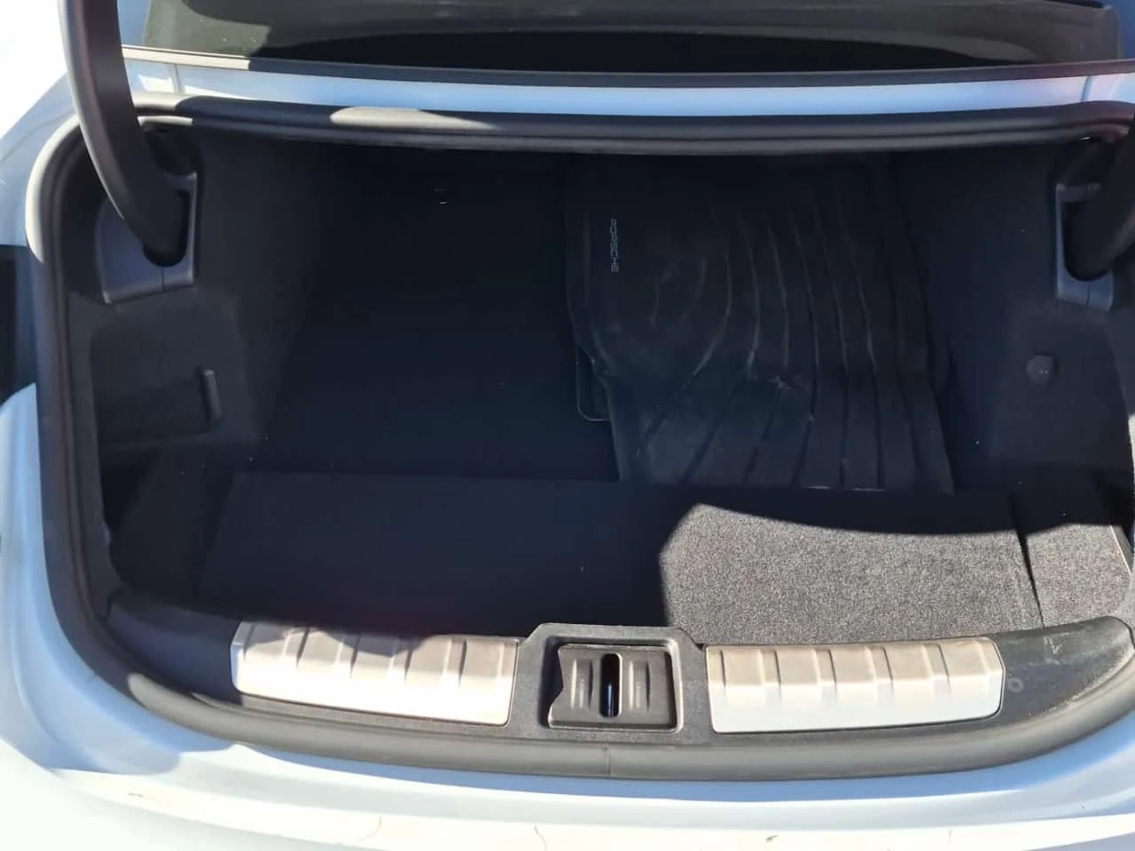 Porsche Taycan Sedan 4s  CARFAX | Mobile.bg � ����������� 14