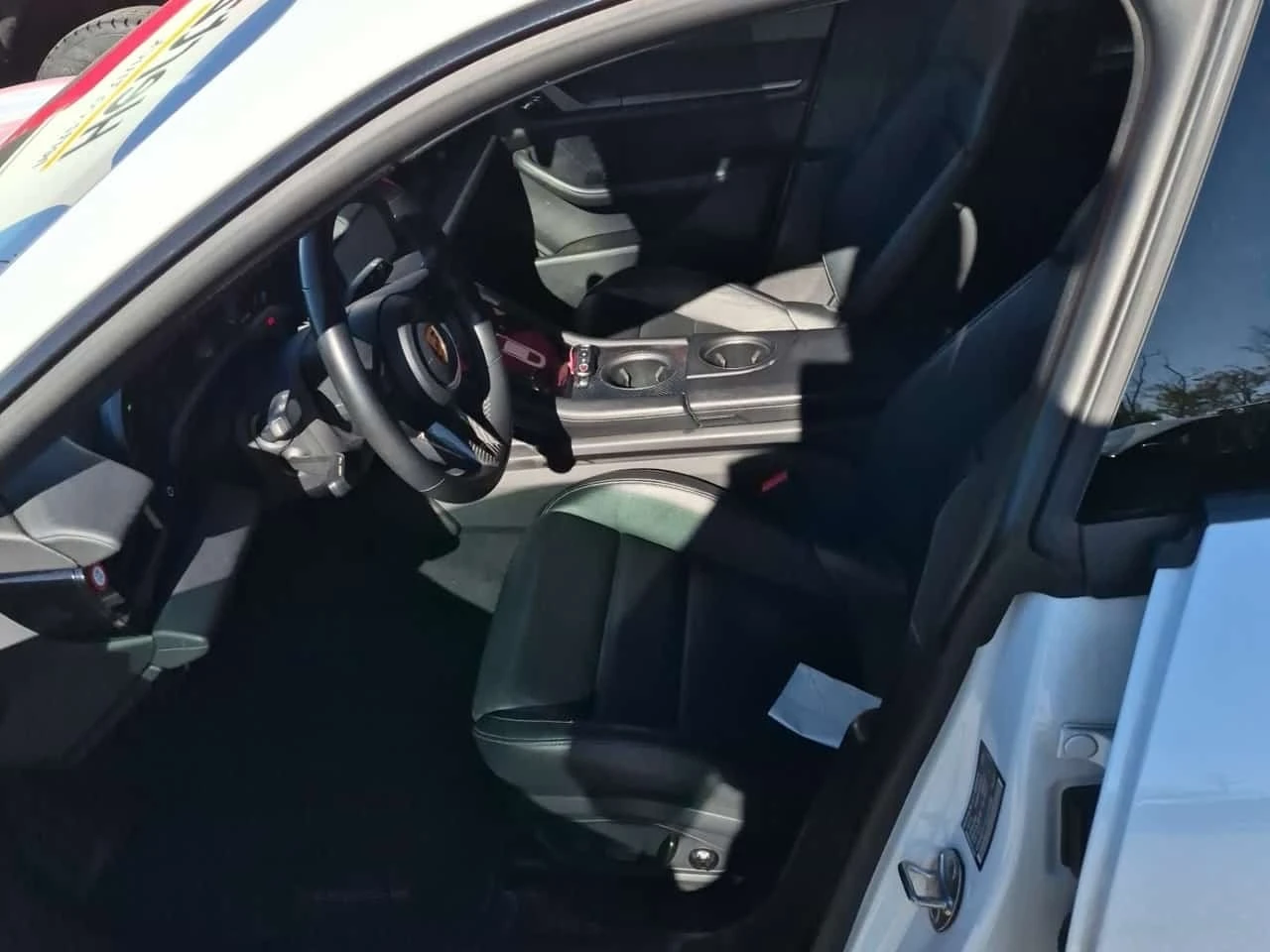 Porsche Taycan Sedan 4s  CARFAX | Mobile.bg � ����������� 3