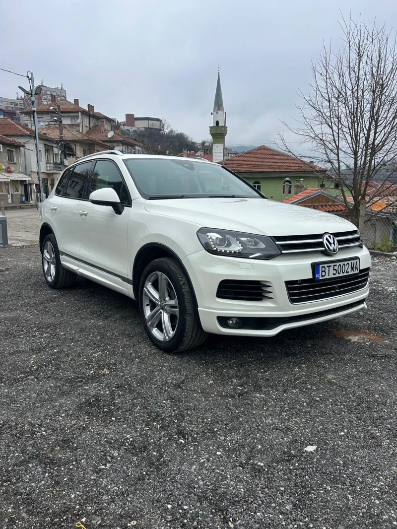 VW Touareg   VW Touareg 3.0TDI R-Line 360КАМЕРИ/Обдухване/Пан, снимка 3 - Автомобили и джипове - 52868119