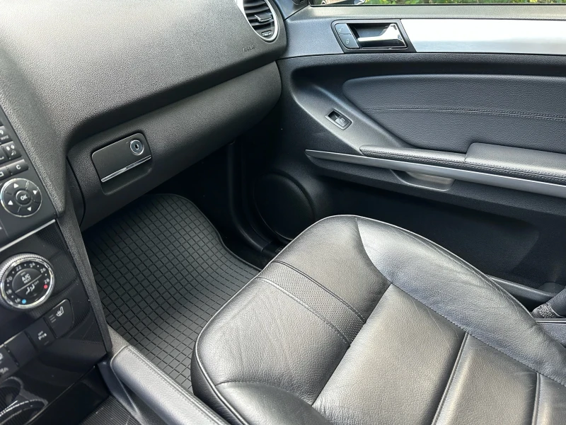 Mercedes-Benz ML 320, снимка 7 - Автомобили и джипове - 53056639