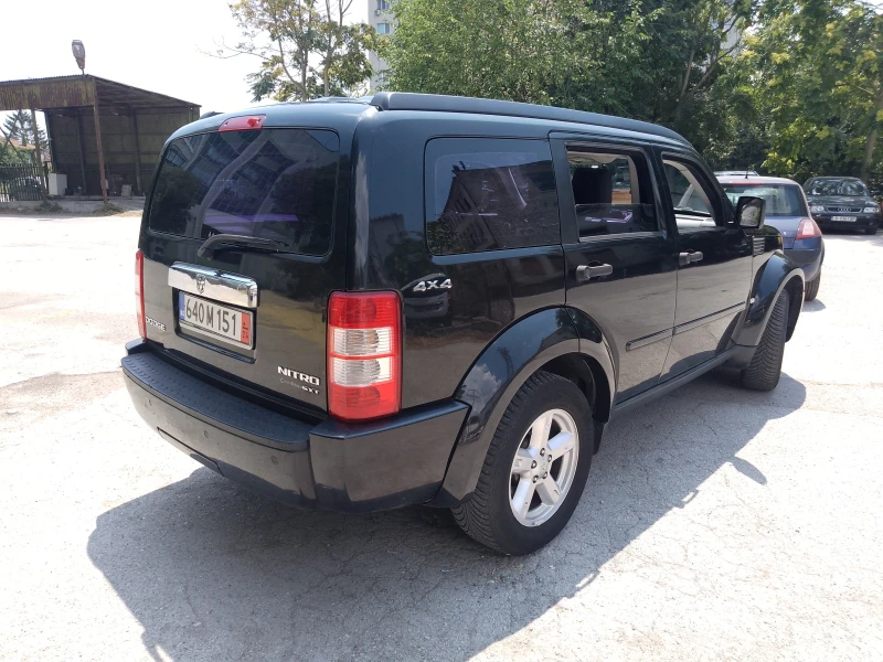 Dodge Nitro 3.7 газ/бензин, снимка 4 - Автомобили и джипове - 53501047