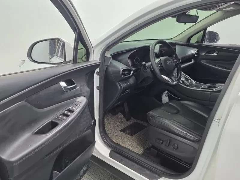 Hyundai Santa fe Diesel 2.2 2WD| 199к.с.| ВКЛ.ТЕХНОТЕСТ и 3м.Г.О, снимка 5 - Автомобили и джипове - 55145837