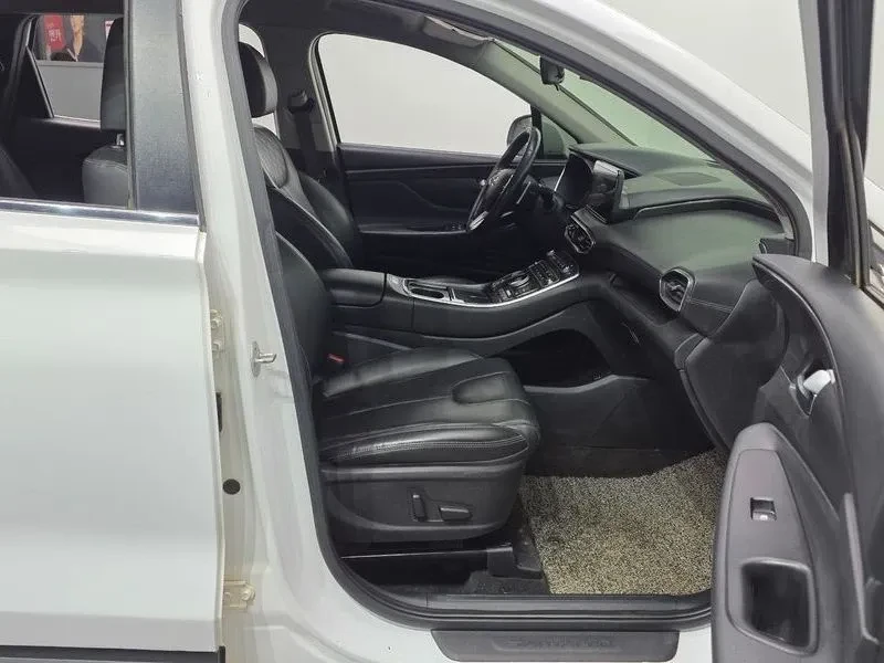 Hyundai Santa fe Diesel 2.2 2WD| 199к.с.| ВКЛ.ТЕХНОТЕСТ и 3м.Г.О, снимка 6 - Автомобили и джипове - 55145837