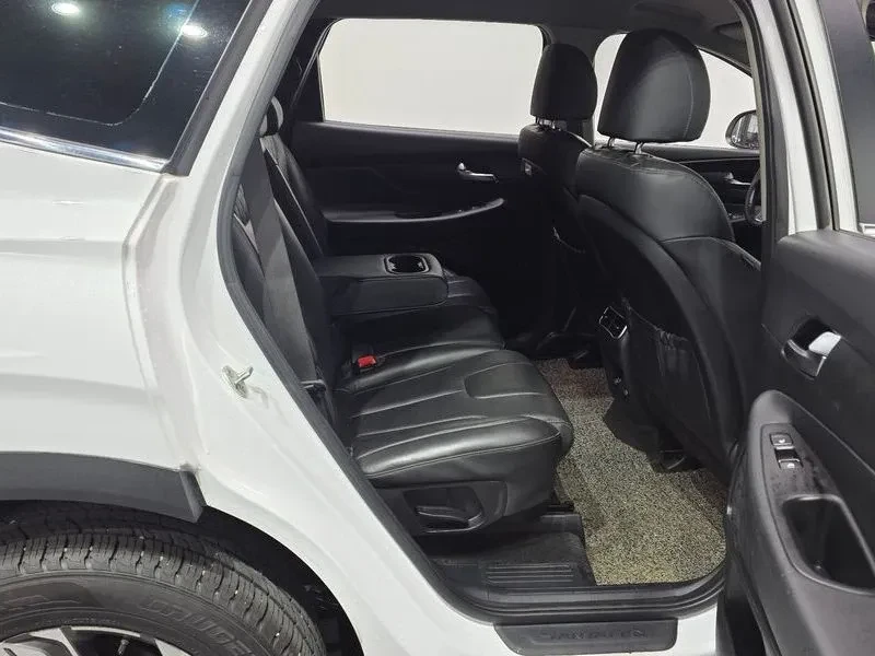 Hyundai Santa fe Diesel 2.2 2WD| 199к.с.| ВКЛ.ТЕХНОТЕСТ и 3м.Г.О, снимка 7 - Автомобили и джипове - 55145837