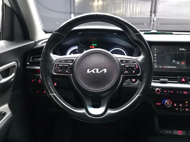 Kia Niro Plus Air, снимка 14 - Автомобили и джипове - 56532600