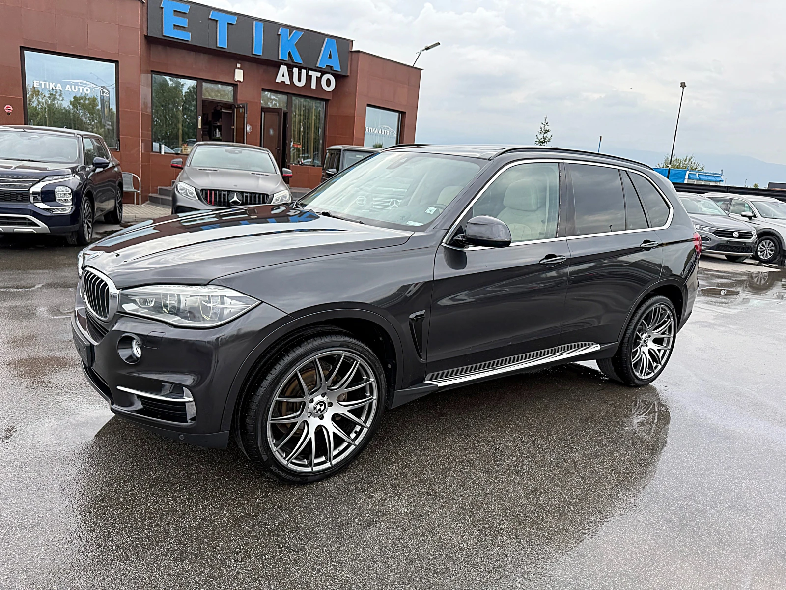 BMW X5 SPORT PAKET-4x4-HEAD UP-360 KAMERI-PANORAMA-HARMAN - изображение 3