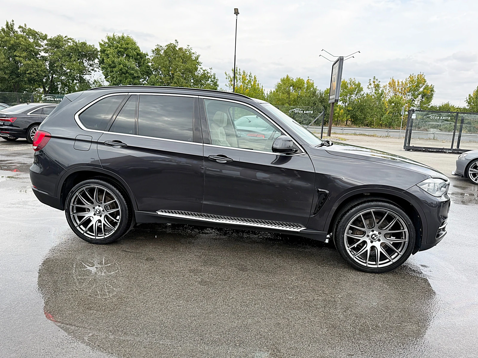 BMW X5 SPORT PAKET-4x4-HEAD UP-360 KAMERI-PANORAMA-HARMAN - изображение 2