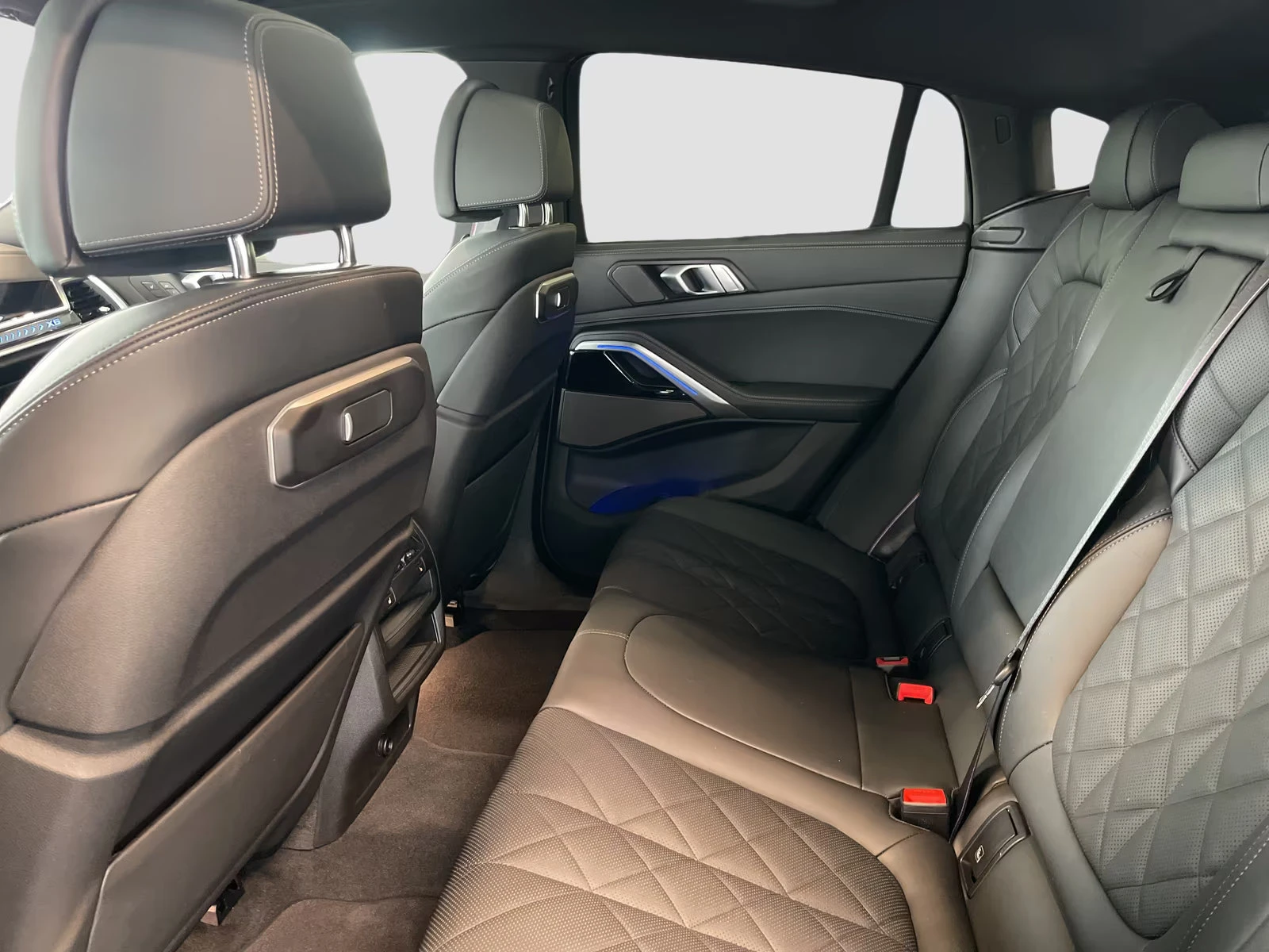 BMW X6 xDRIVE-40i/381HP/M-SPORT/360/HUD/MASSAGE/PANO/833v | Mobile.bg   13