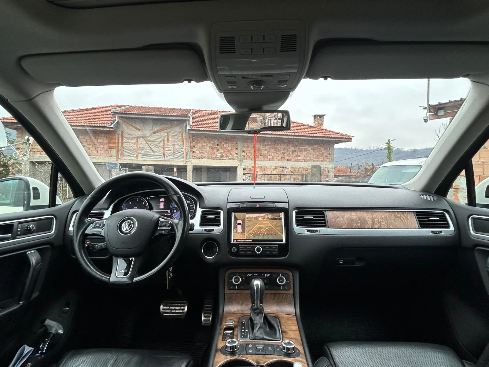 VW Touareg   VW Touareg 3.0TDI R-Line 360КАМЕРИ/Обдухване/Пан - изображение 9