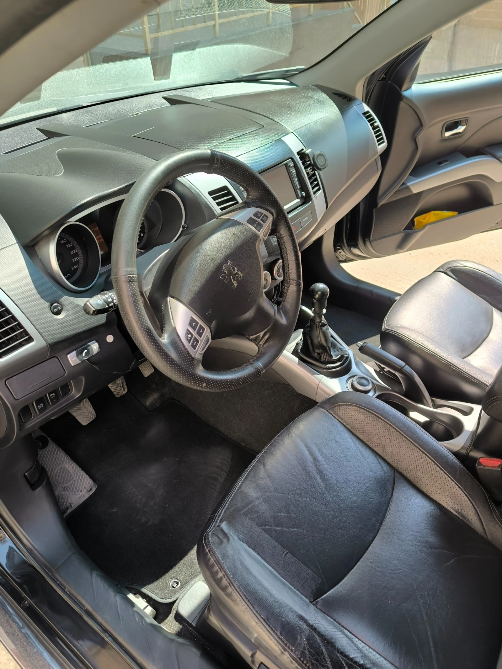 Peugeot 4007, снимка 15 - Автомобили и джипове - 53584780