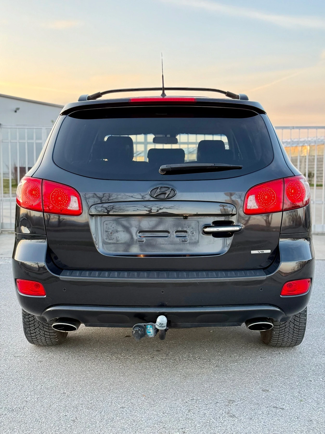 Hyundai Santa fe 2.7i GLS V6 / НАВИГАЦИЯ/ КАМЕРА / КОЖА / ТЕГЛИЧ/, снимка 6 - Автомобили и джипове - 53758312