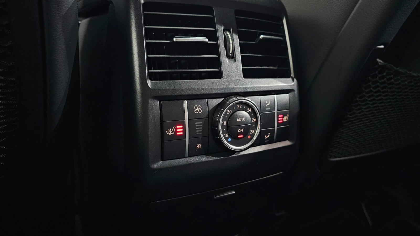 Mercedes-Benz GLE 350 4Matic * 360 * ПОДГРЕВИ * HARMAN KARDON * ЛЮК, снимка 10 - Автомобили и джипове - 55198981