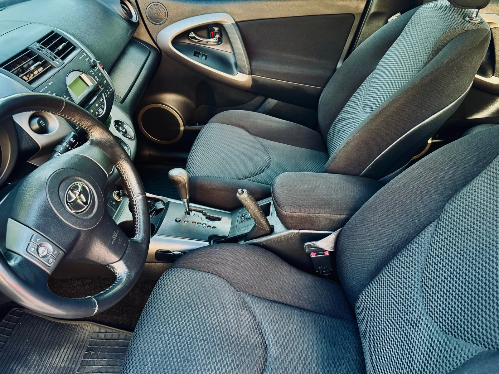 Toyota Rav4 2.0vvt AUTOMATIC , снимка 5 - Автомобили и джипове - 55499515