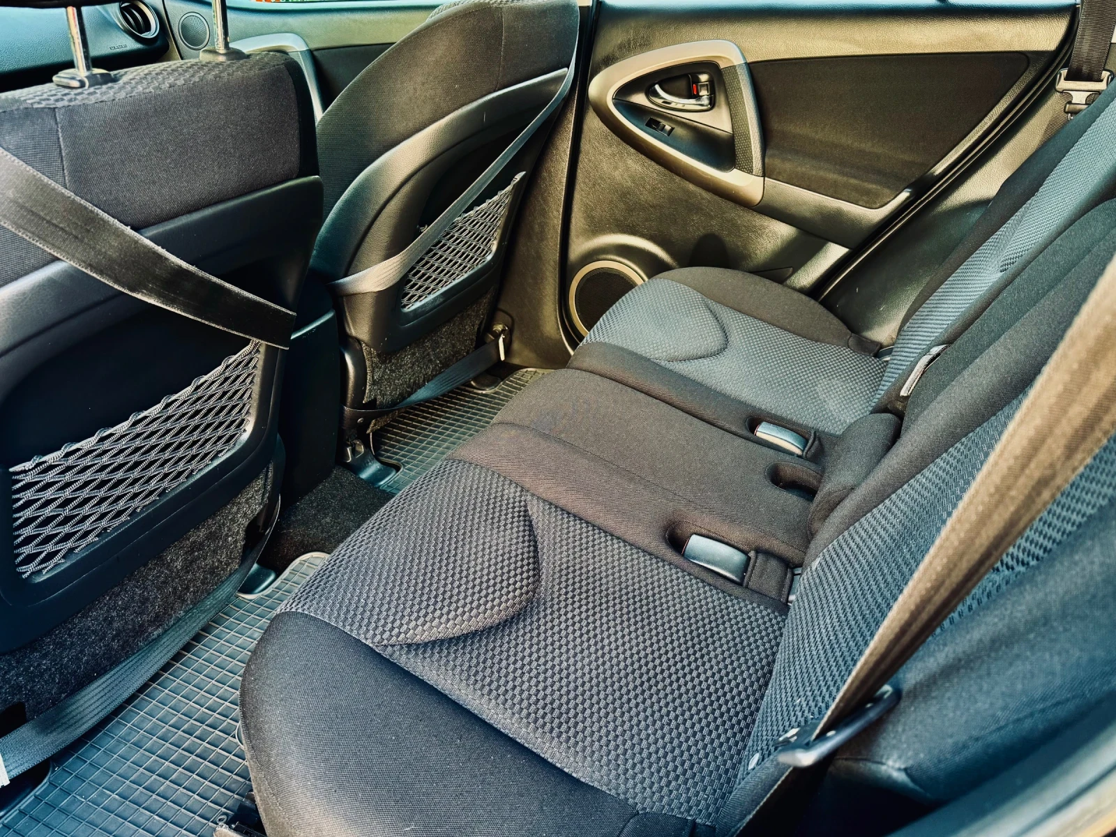 Toyota Rav4 2.0vvt AUTOMATIC , снимка 7 - Автомобили и джипове - 55499515