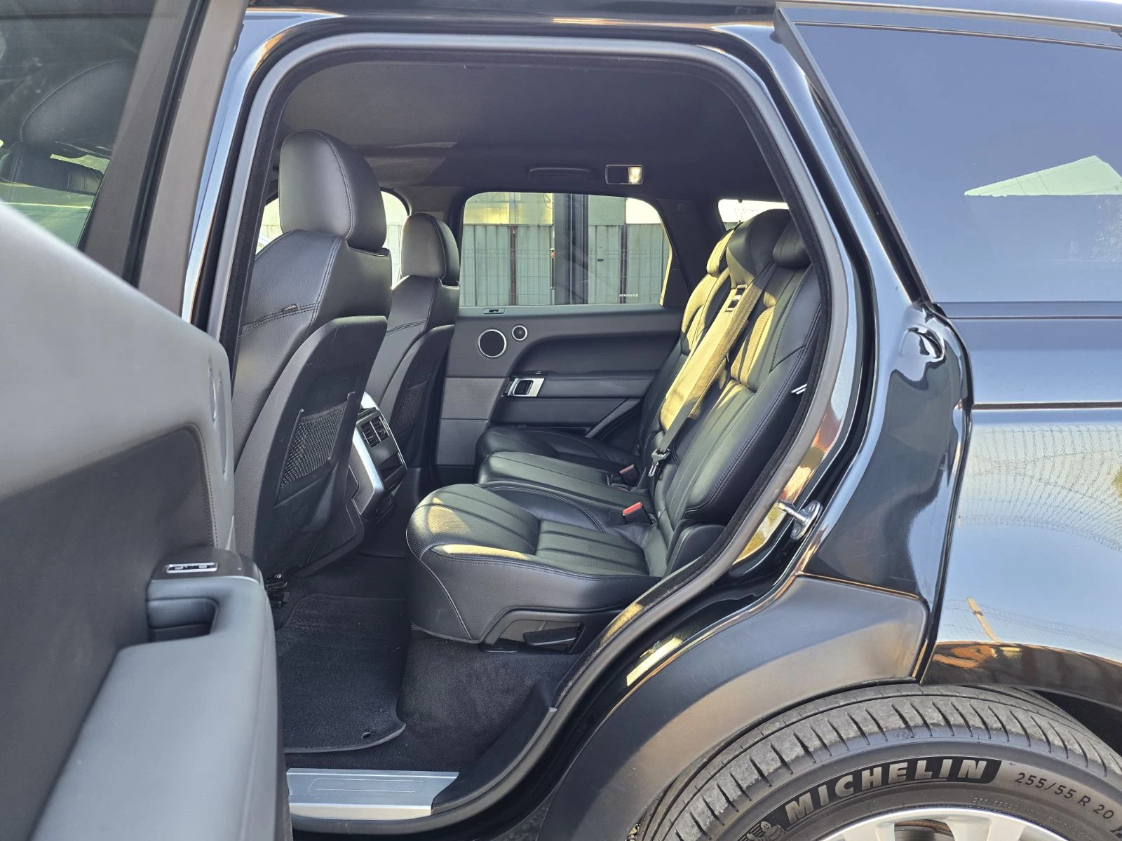 Land Rover Range Rover Sport 3.0D 4X4 КОЖА КЛИМАТРОНИК, снимка 6 - Автомобили и джипове - 55746104