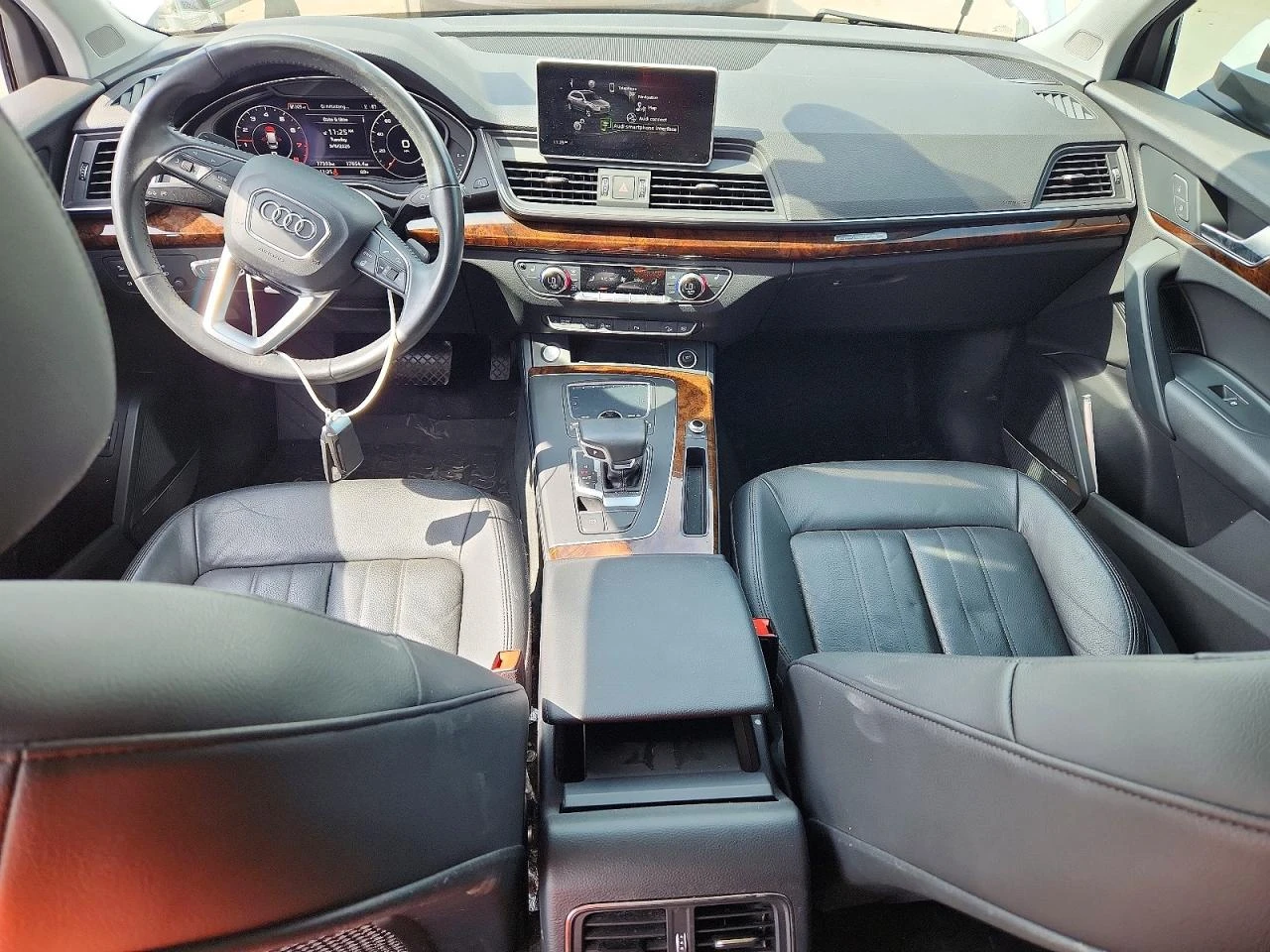 Audi Q5 2.0l Premium Plus, снимка 8 - Автомобили и джипове - 56084128