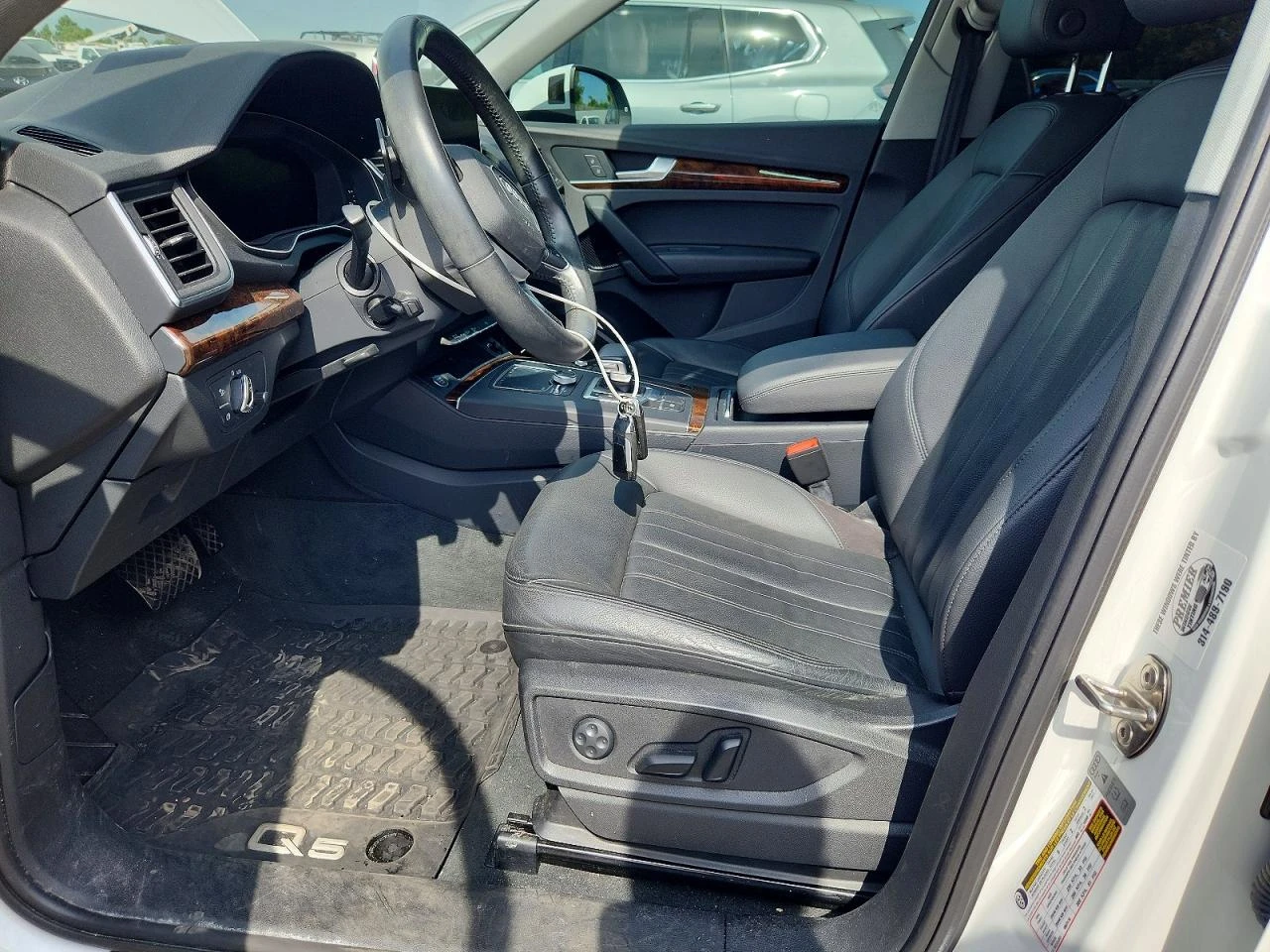 Audi Q5 2.0l Premium Plus, снимка 7 - Автомобили и джипове - 56084128