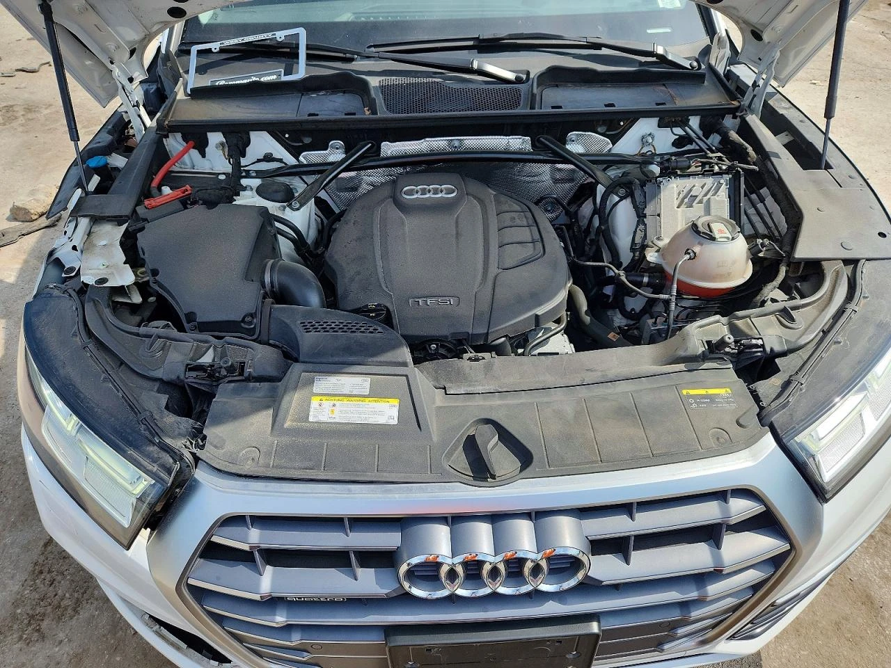 Audi Q5 2.0l Premium Plus, снимка 11 - Автомобили и джипове - 56084128