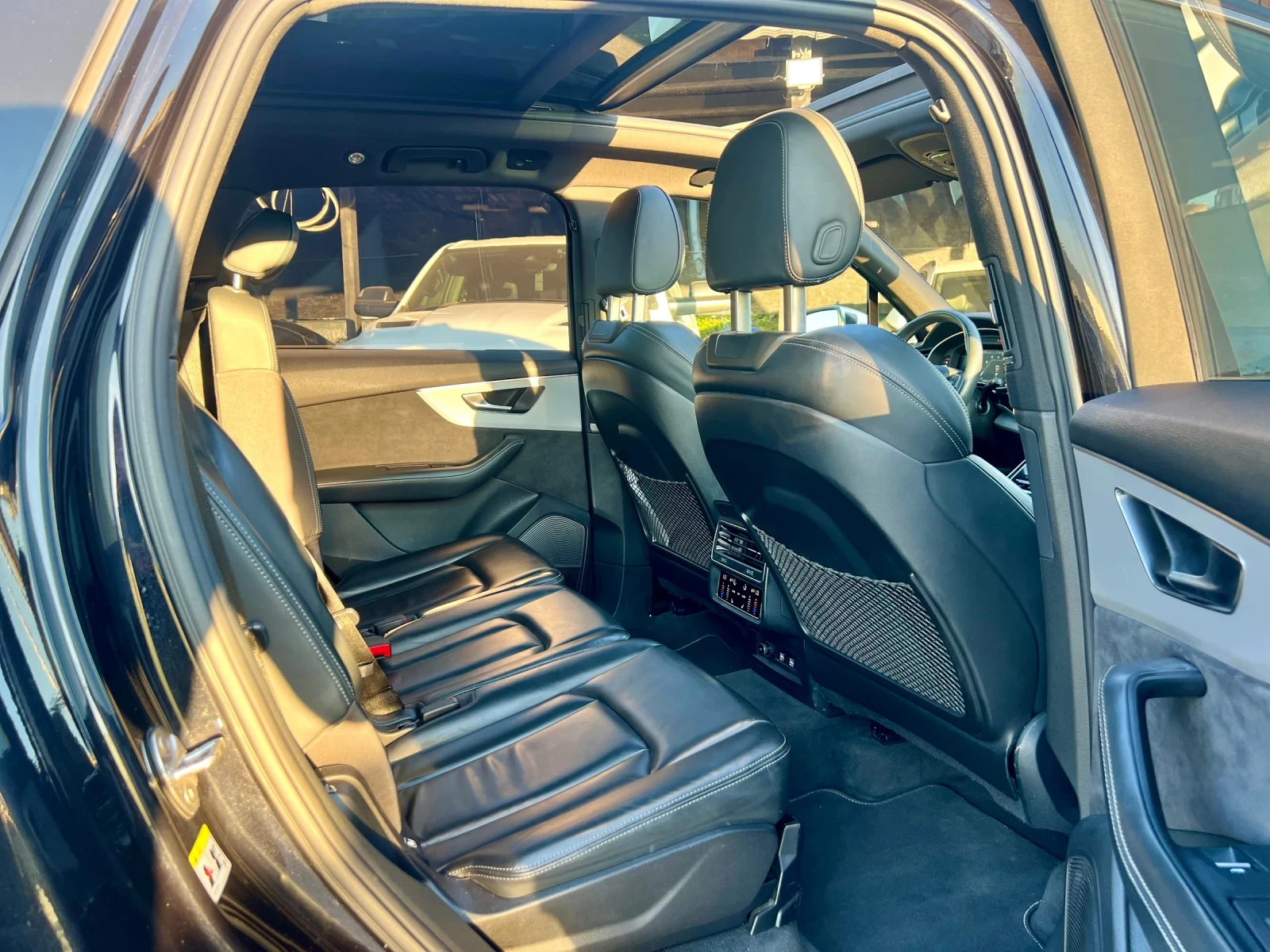 Audi SQ7 4.0TDI* V8* 6+ 1Места* Bang&Oulfsen* Панорам* Nith, снимка 10 - Автомобили и джипове - 56137980