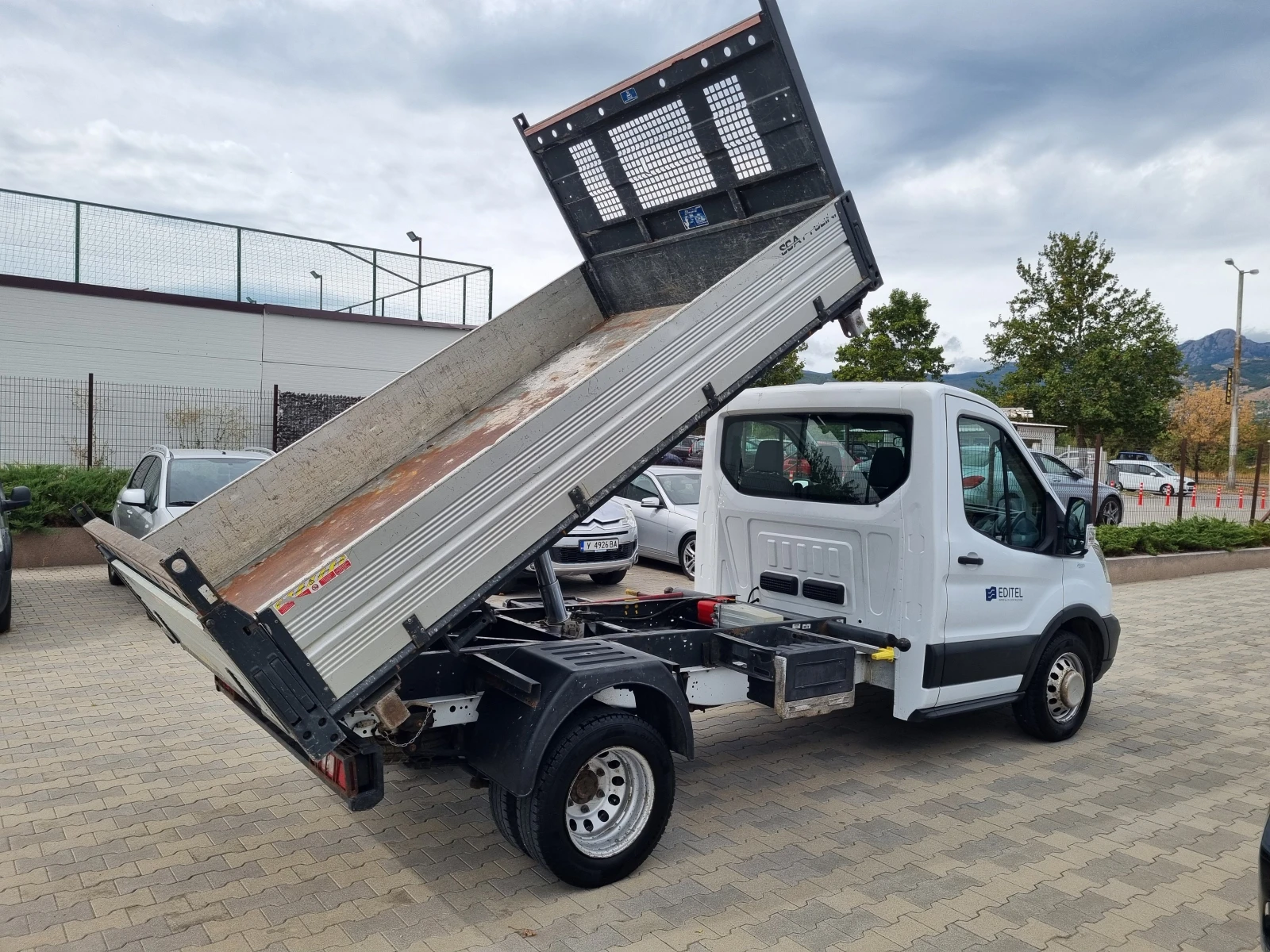 Ford Transit САМОСВАЛ 3стр= СЕРВИЗНА ИСТОРИЯ, ОБСЛУЖЕН! EURO 6B - изображение 4