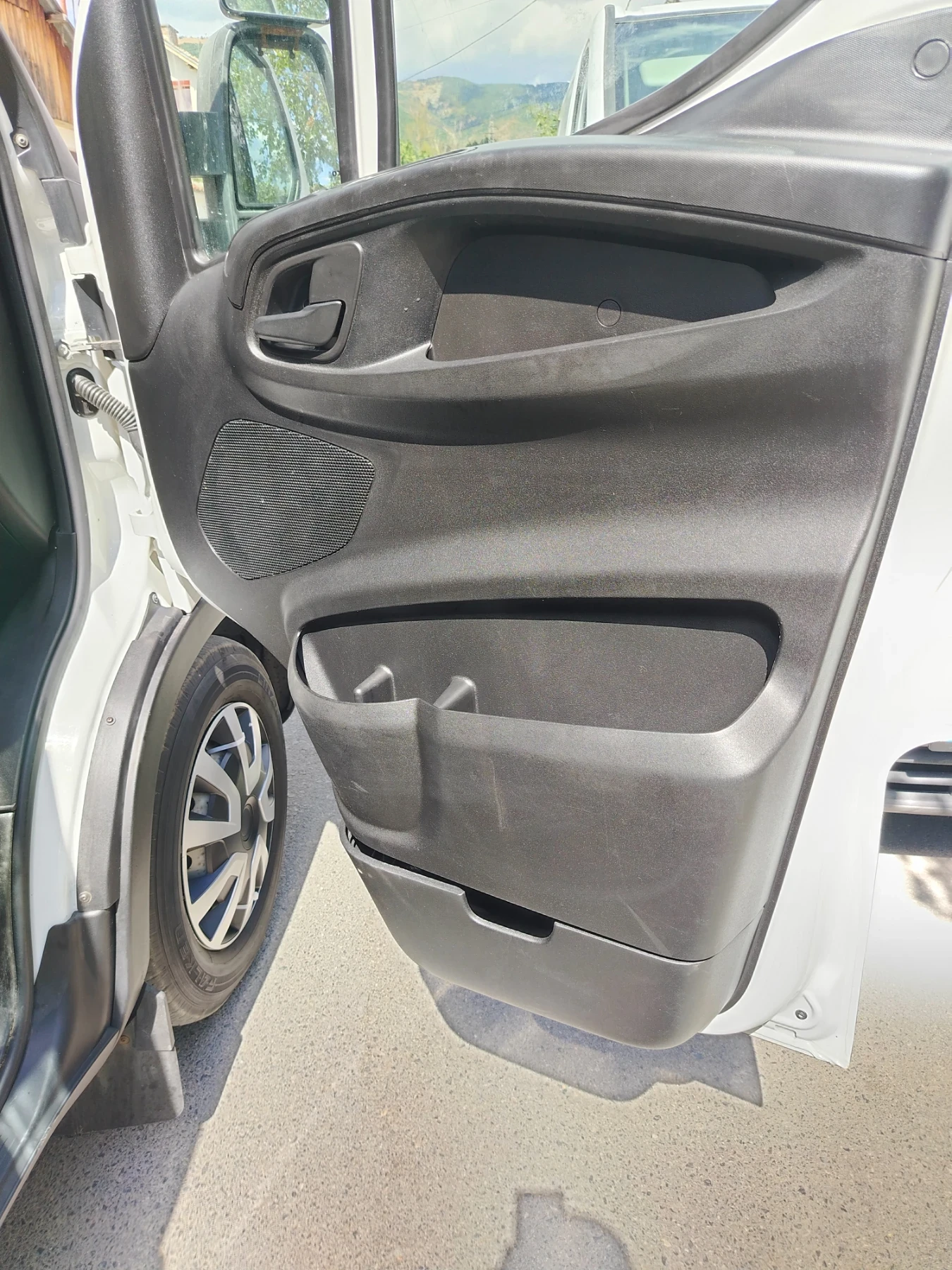 Iveco Daily 3.000 Dizel170ks. , снимка 11 - Бусове и автобуси - 55951612