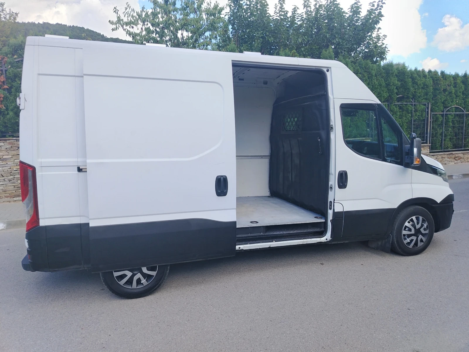 Iveco Daily 3.000 Dizel170ks. , снимка 6 - Бусове и автобуси - 55951612