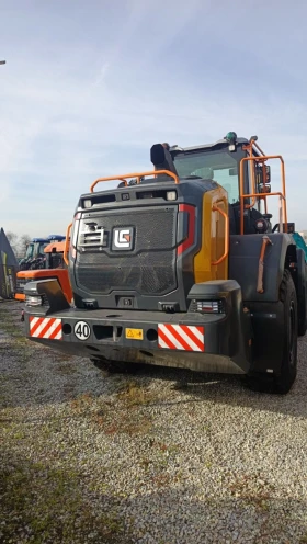 Челен товарач LiuGong 856T, снимка 2