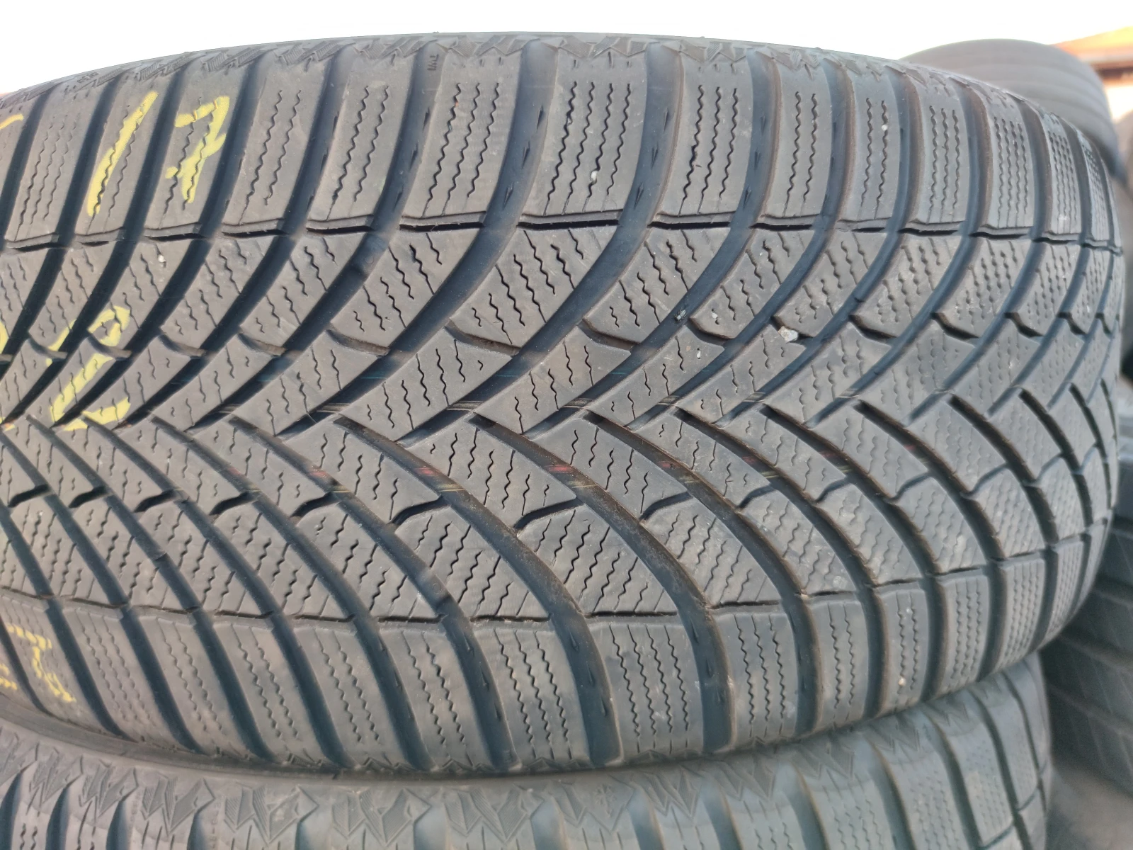  235/55R17 | Mobile.bg   1