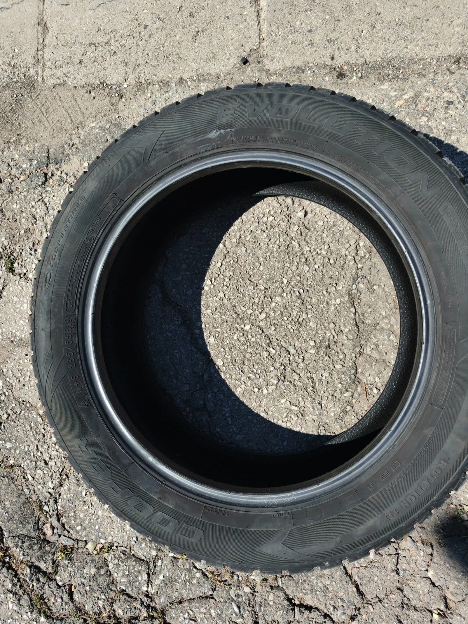 Гуми Зимни 235/55R19, снимка 4 - Гуми и джанти - 54848624