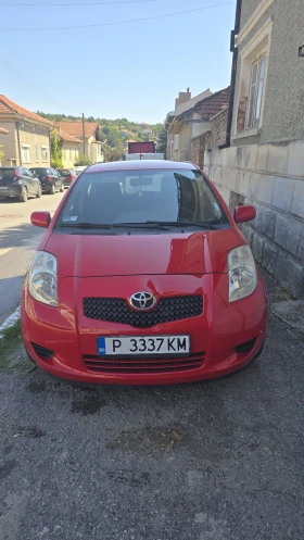 Обява за продажба на Toyota Yaris 1.3i ~7 900 лв. - изображение 1