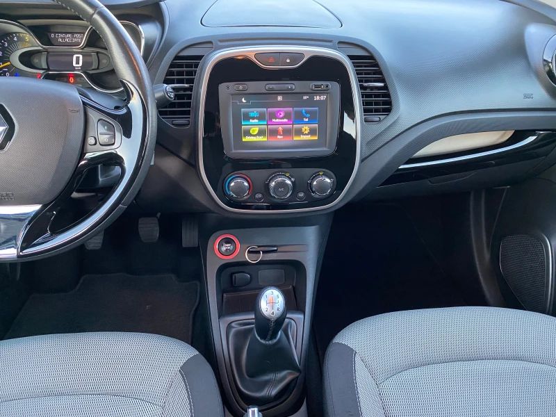 Renault Captur 1.5dci Euro 6, снимка 13 - Автомобили и джипове - 49446066