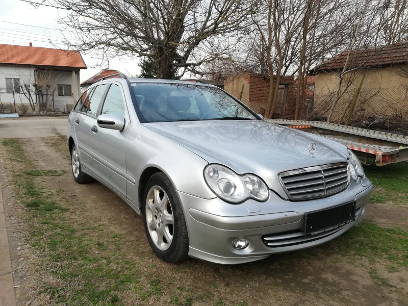 Mercedes-Benz C 220, снимка 4 - Автомобили и джипове - 49458793