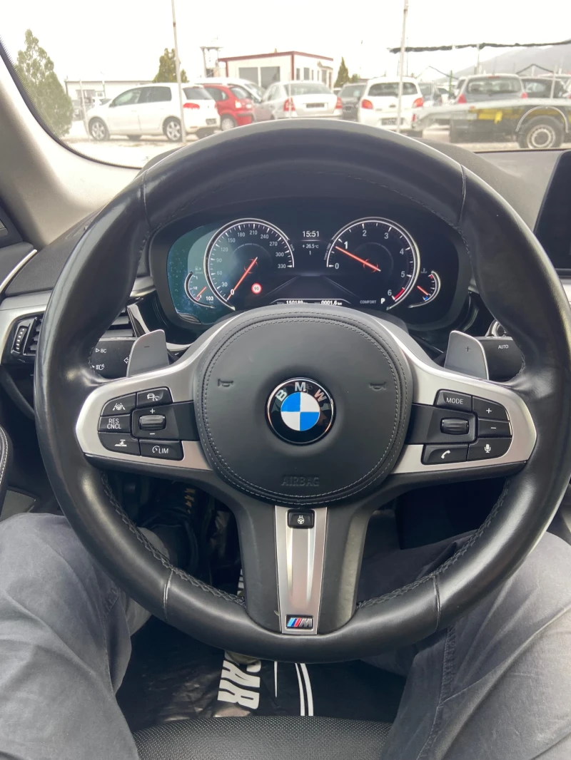 BMW 530 M Paket DISTRONIK HEAD UP HARMAN KARDON, снимка 10 - Автомобили и джипове - 52378282