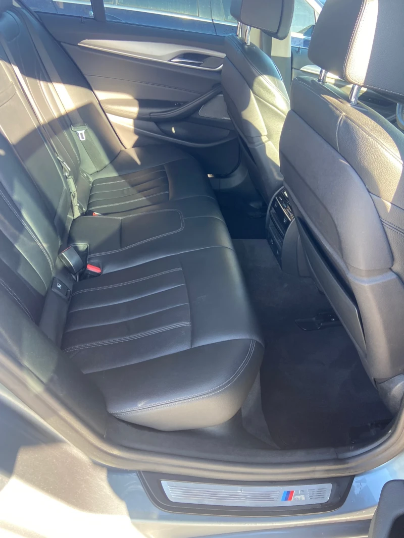 BMW 530 M Paket DISTRONIK HEAD UP HARMAN KARDON, снимка 15 - Автомобили и джипове - 52378282