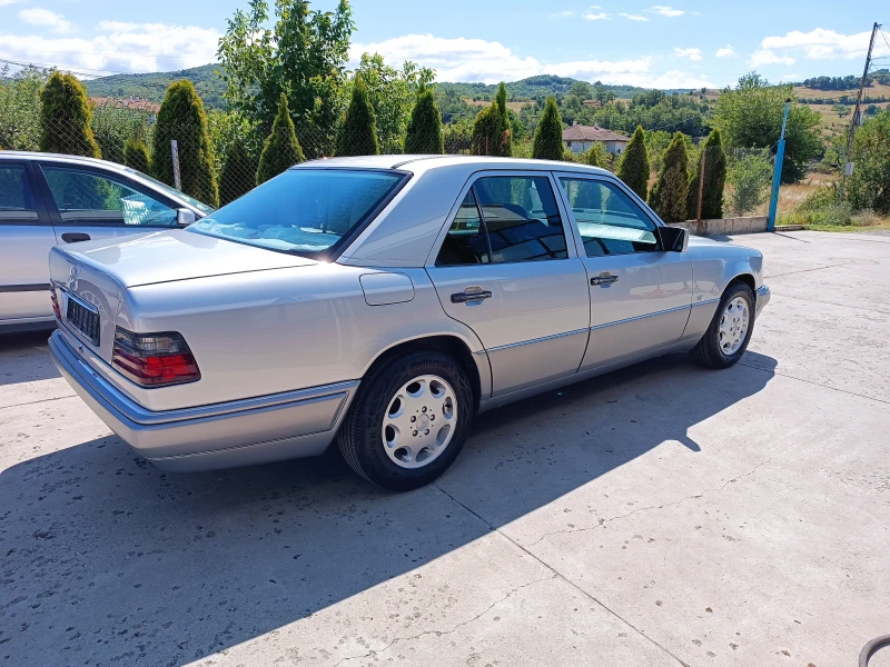 Mercedes-Benz E 200 2.0i МНОГО ХУБАВ!, снимка 9 - Автомобили и джипове - 51855158