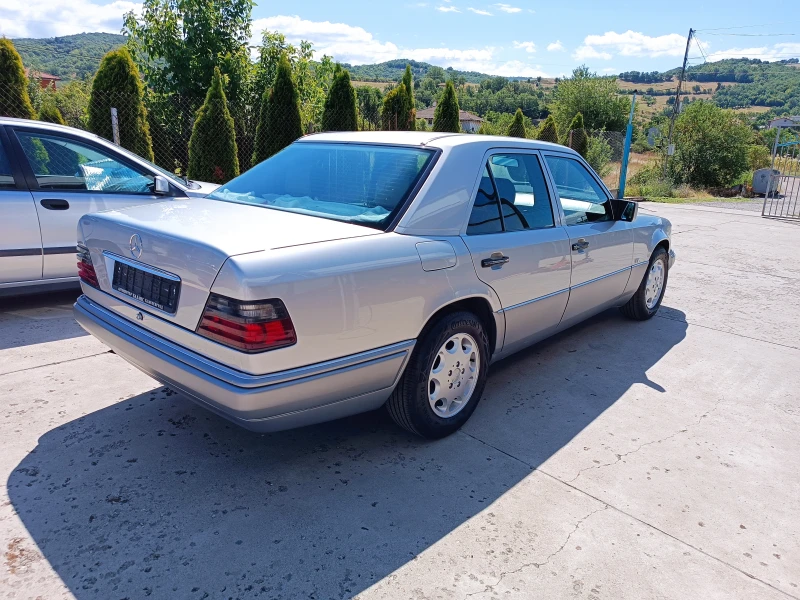 Mercedes-Benz E 200 2.0i МНОГО ХУБАВ!, снимка 8 - Автомобили и джипове - 51855158