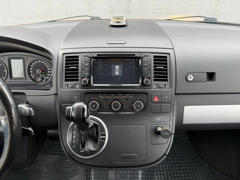 VW Multivan 2.0 TDI DSG, снимка 13 - Автомобили и джипове - 52365935
