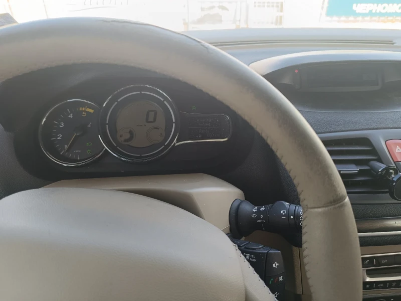 Renault Megane 3, снимка 7 - Автомобили и джипове - 52443929