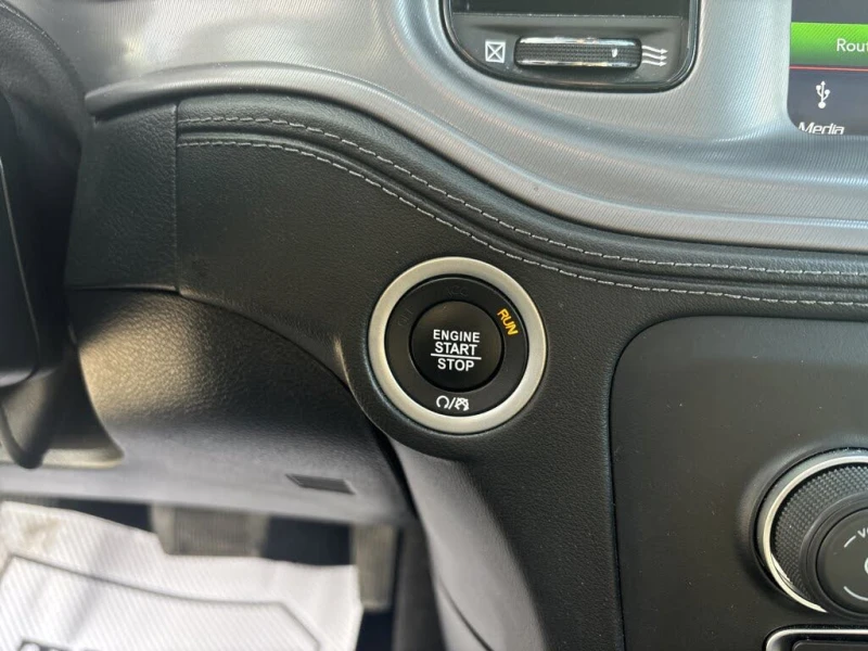 Dodge Charger SXT 4x4 * CARFAX* * АвтоКредит* (ЦЕНА ДО БГ), снимка 14 - Автомобили и джипове - 52539209