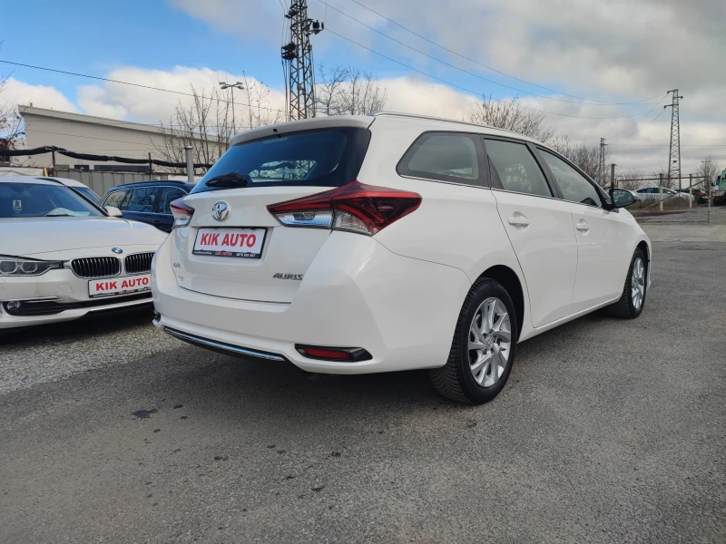Toyota Auris 1.6D-112ks-6sk-KAMEРА, снимка 7 - Автомобили и джипове - 52934190