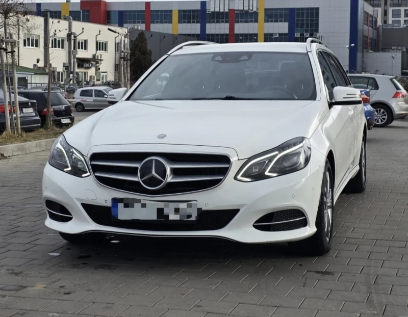 Mercedes-Benz E 250 9G-TRONIC/DISTRONIC PLUS/ FULL LED, снимка 3 - Автомобили и джипове - 52945117