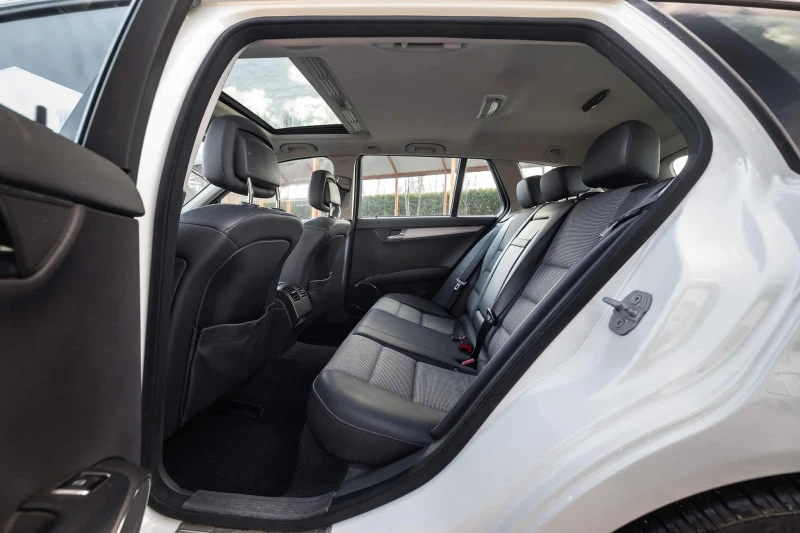 Mercedes-Benz C 180 компресор* авангард* мултимедия* темпомат, снимка 9 - Автомобили и джипове - 53114891